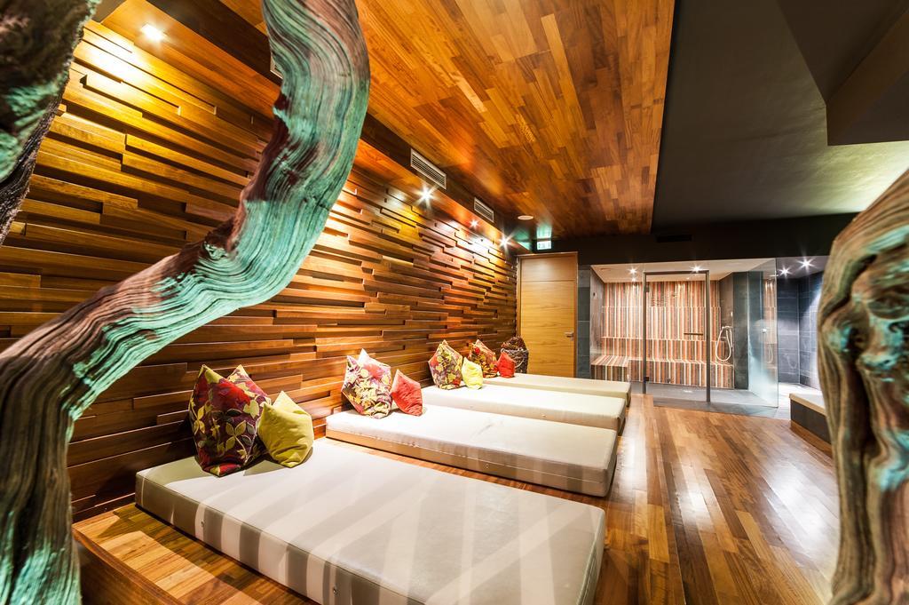 Living Max Hotel Τσελ αμ Ζέε Εξωτερικό φωτογραφία