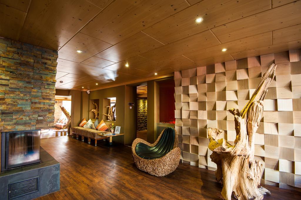 Living Max Hotel Τσελ αμ Ζέε Εξωτερικό φωτογραφία