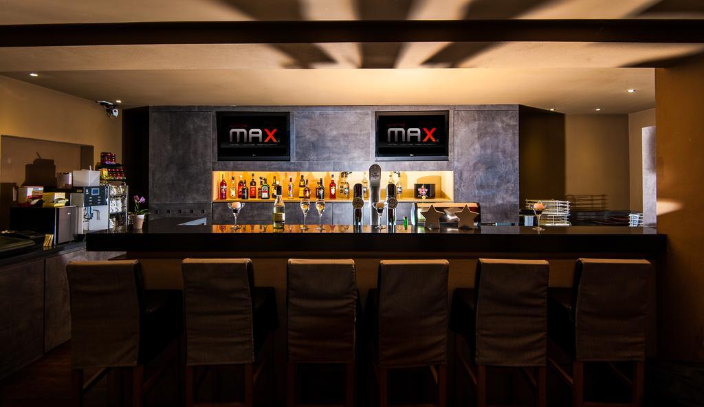 Living Max Hotel Τσελ αμ Ζέε Εξωτερικό φωτογραφία