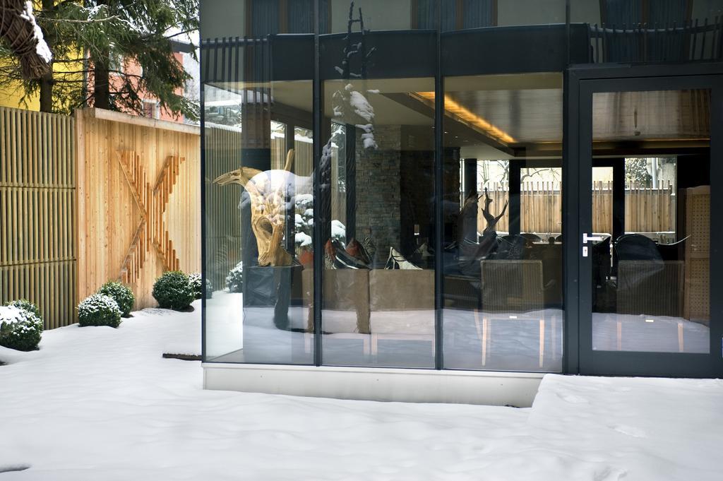 Living Max Hotel Τσελ αμ Ζέε Εξωτερικό φωτογραφία